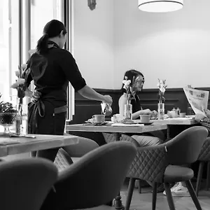 Corte Calzaiuoli Elegant Couette-café